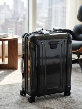 Brand New Tumi Continental Carry-On 22” – Vapor Collection (Carbon Black)